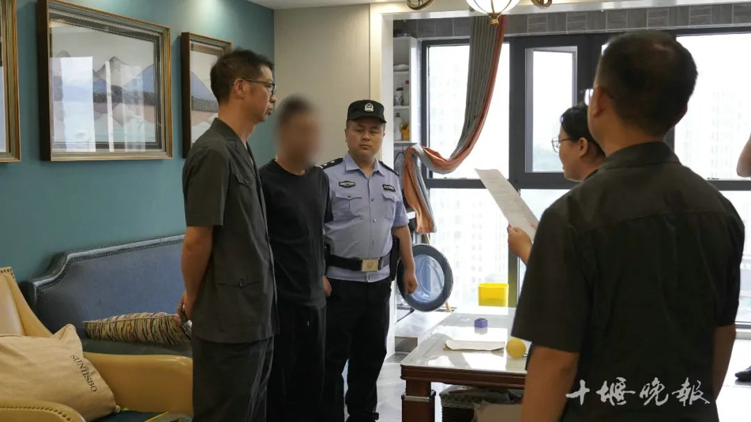 雷霆出击，十堰拘传20人！有人当街被送上囚车