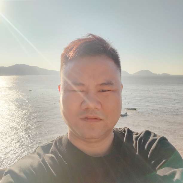 男，有C1驾驶证78年的驾龄。想在丹江找份工作，求