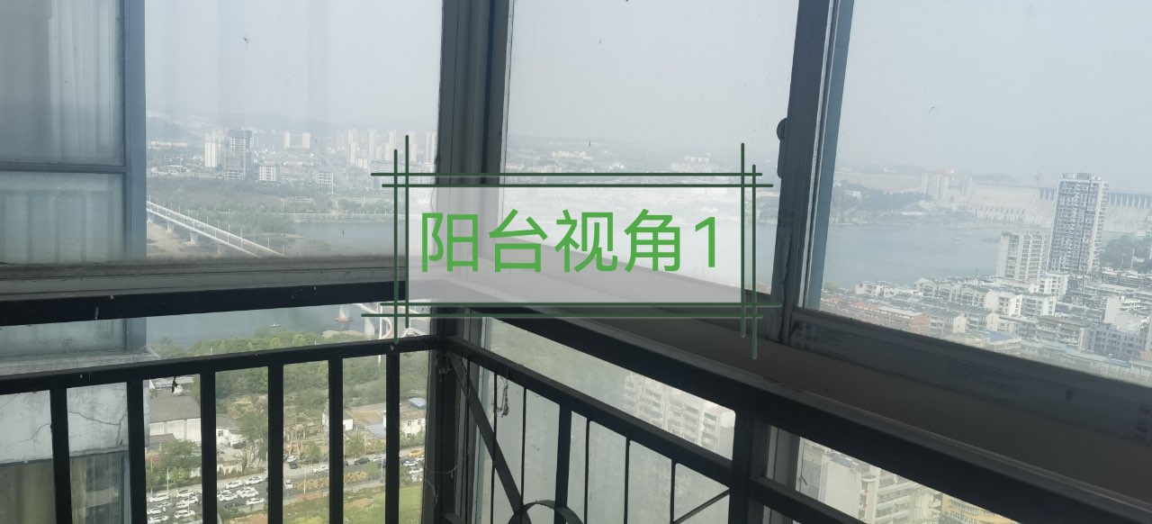 老广场鑫东来一套毛坯房出售。13972500110