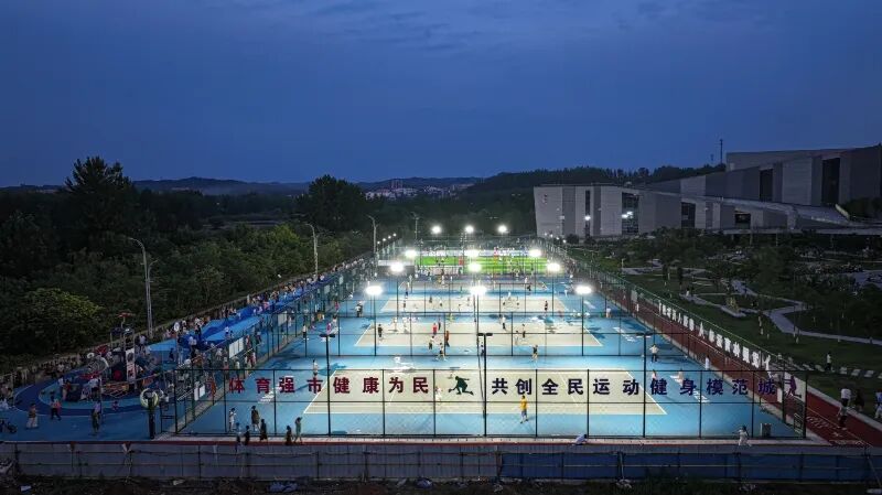 9.20日-9.21日，这场羽毛球赛等你来看，还能解锁N个雨天限定浪漫～