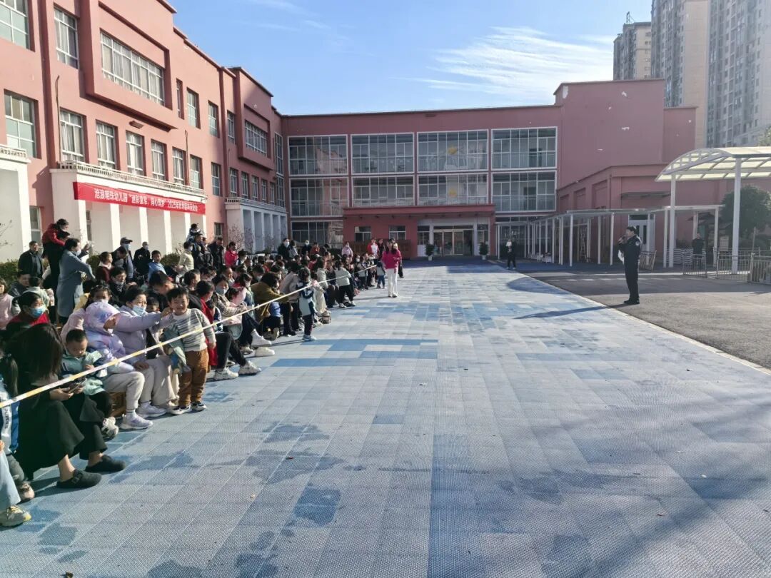 警犬“汪汪队”来啦！反诈禁毒安全课又萌又硬核