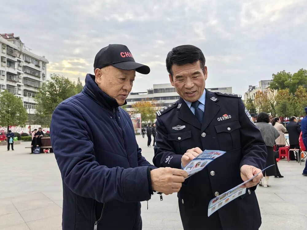 今天上午，丹江口二十余家单位齐聚人民广场，为了这件事……
