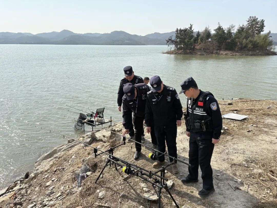 警渔联动护碧水 文明垂钓守安澜